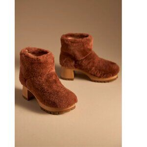 Swedish Hasbeens Fluff Booties. Size 10. NEW